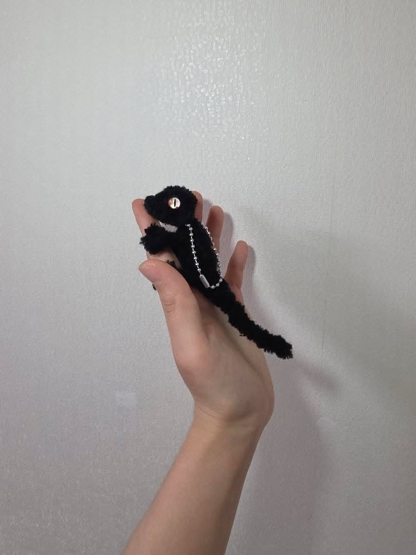 Crested Gecko (Black) - Handmade by Lucky Fosil Friends