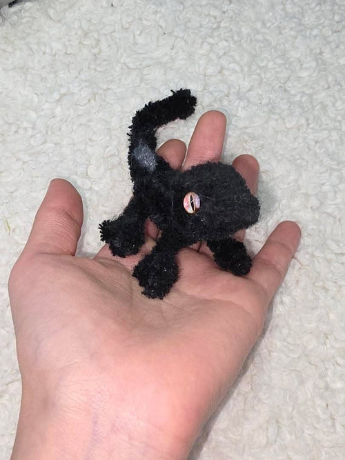 Crested Gecko (Black) - Handmade by Lucky Fosil Friends